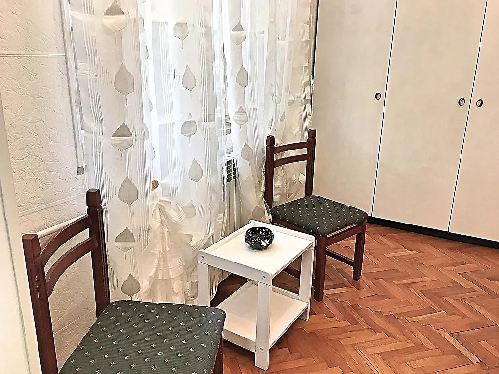 Free Parking, Wifi, Aircool, Terrace, Living & Bedroom Laurana